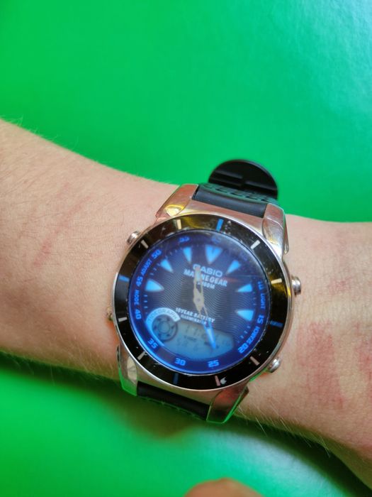 Часы Casio оригинал . Часы наручные .полностью рабочие