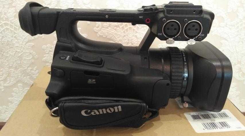 Професійна відеокамера