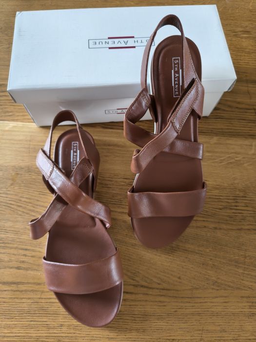 Sandały brązowe skórzane  r.42