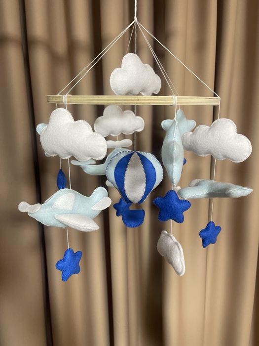 Мобіль в дитяче ліжечко