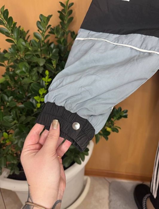 Жіноча куртка PLT