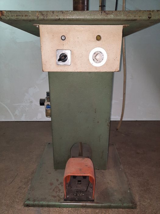 Máquina de timbrar e numerar