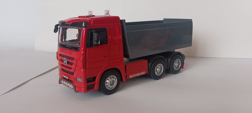 Camiões modificados 1/43