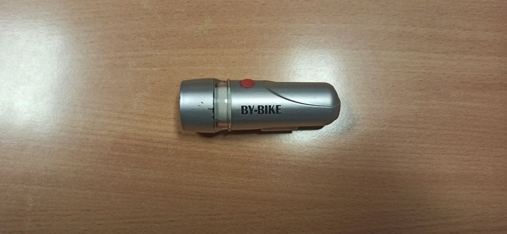 Lampka rowerowa na baterie
