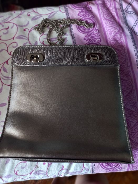 Чудесная сумочка! Размер 21/21/ 8!