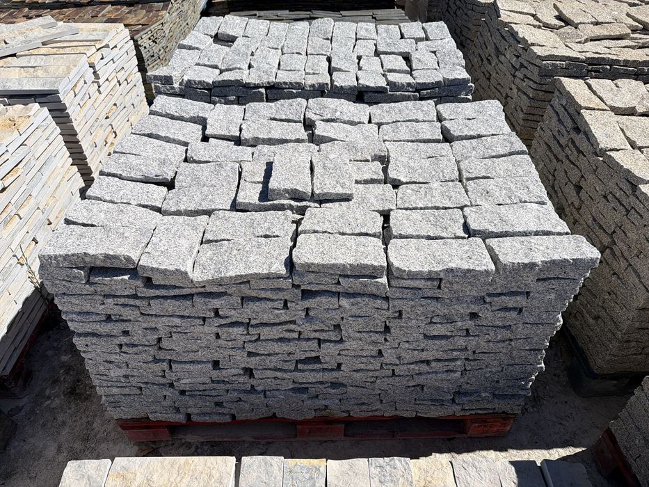 Granito serrado tras tiras