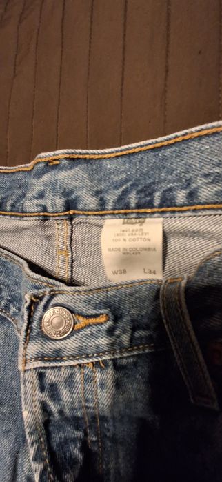 Spodnie jeansy męskie marki Levis 38/34 stan idealny