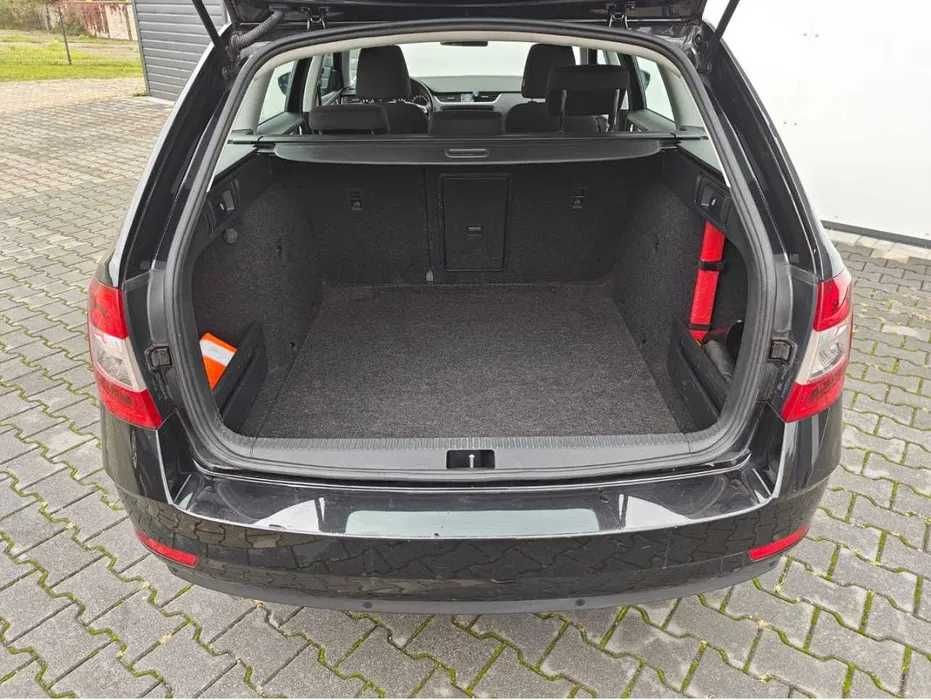 Wynajem aut Skoda Octavia Kombi  Automat Wypożyczalnia aut
