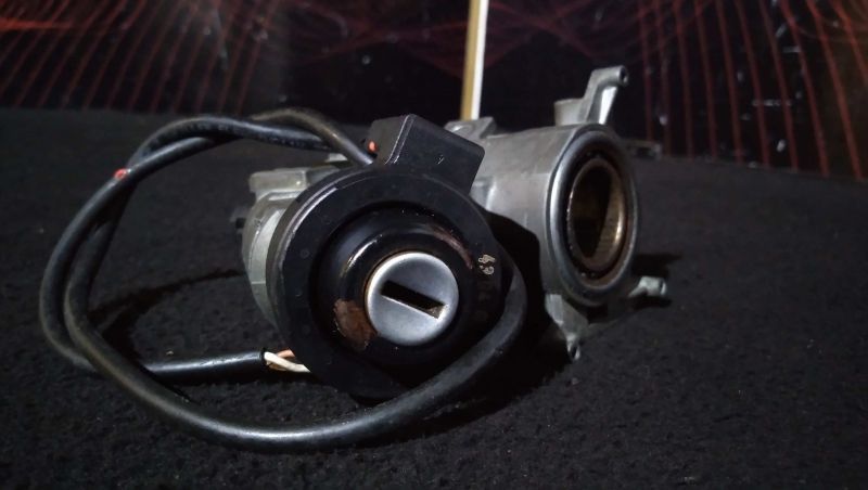 Canhão De Ignição Com Chave Volkswagen Polo Classic (6V2)