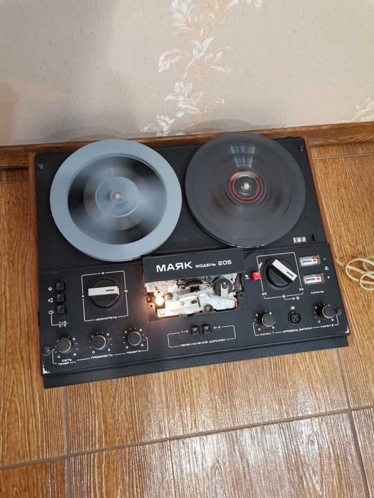 Магнитофон Маяк 205