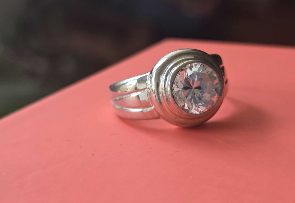 Srebrny pierścionek vintage, z dużą cyrkonią r.16