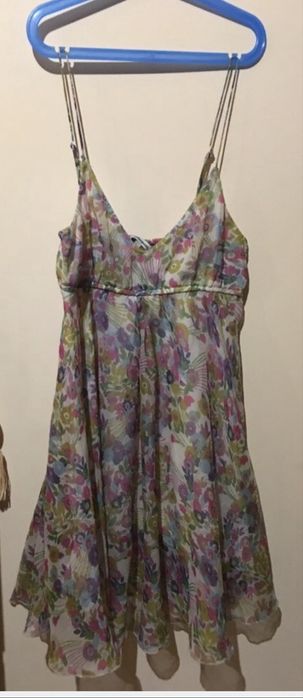Stradivarius zwiewna letnia sukienka na ramiączkach r.M