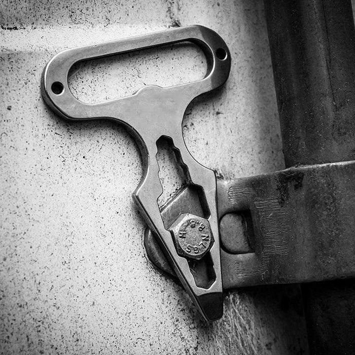 Открывашка SOF Self Defense отвертка выкрутка гаечный ключ универсальн