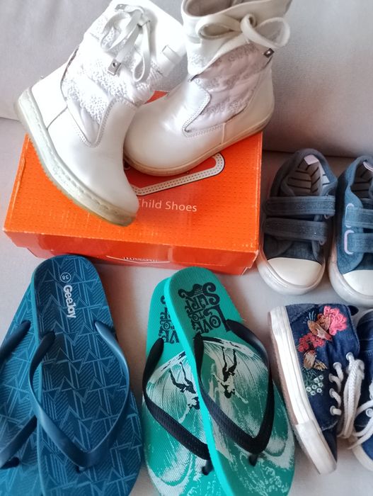 Продам взуття дитяче брендове