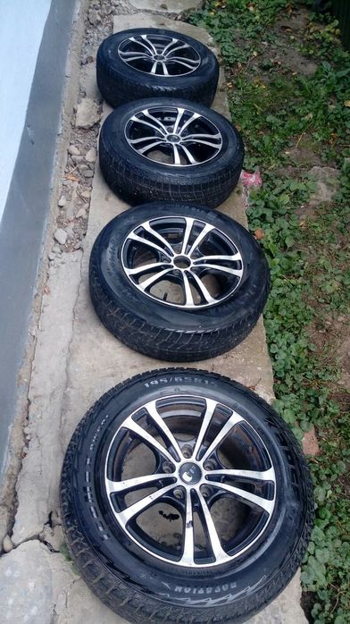 Продам комплект коліс.