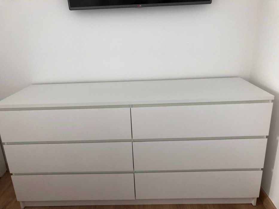 1 Roupeiro c/3 portas, branco e 1 Cómoda c/6 gavetas, branco,140e