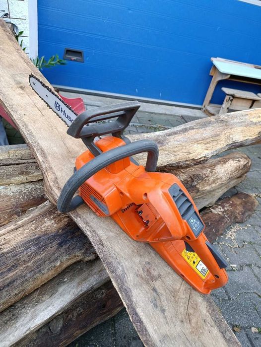 Husqvarna T535i XP – pilarka akumulatorowa, Sologerät, 30 cm, stan bardzo dobry