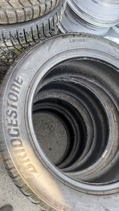 235/55/19 Bridgestone Blizak LM 005