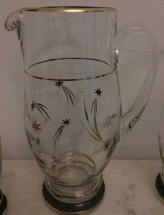 Conjunto de copos, jarras e licoreira