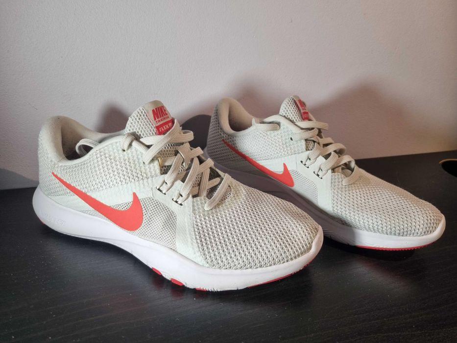 Nike Training FLEX TR8 rozm. 35,5