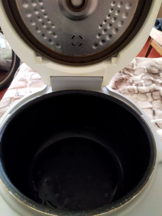 Мультиварка Vitek VT-4215 BW