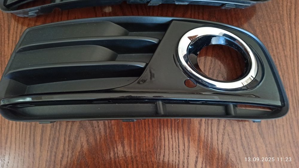 Решетки бампера Ауди q5 ОРИГИНАЛ.