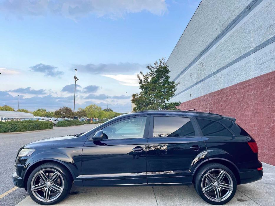 Audi Q7      2015