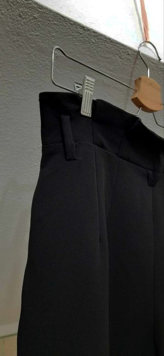 Spodnie paper bag 38 M haremki czarne H&M bdb hit 
Kolor granatowy
Dob