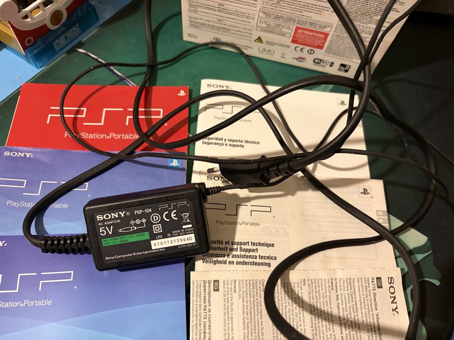 PSP 3004 com caixa e manuais