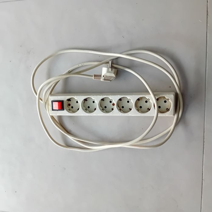 Extensão elétrica 6 tomadas