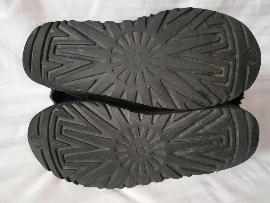 UGG roz. 39 /UK 6/ - dł. wkł. 25 cm / z metki/ - skóra