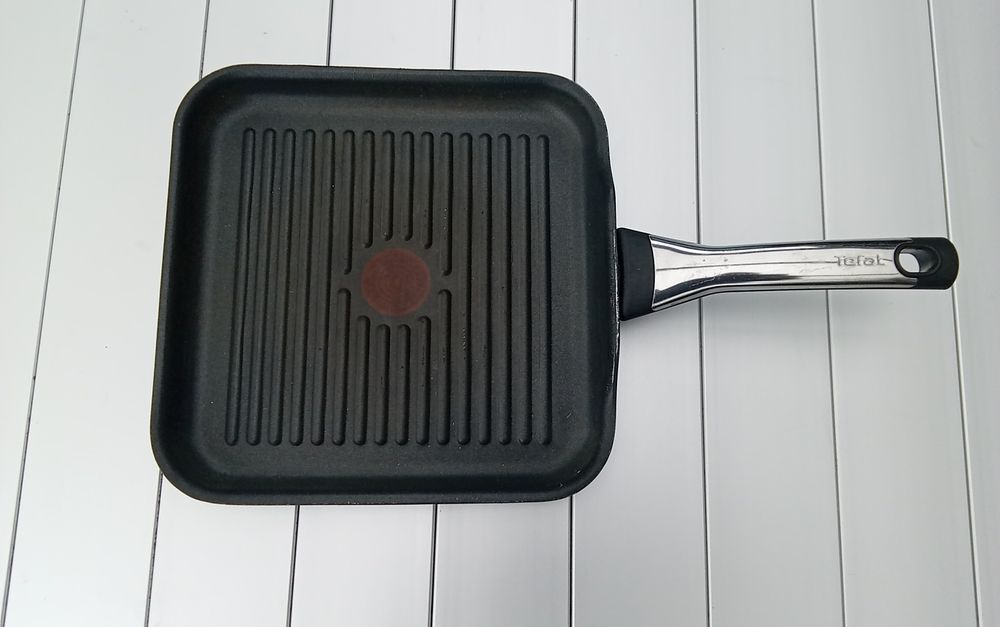 Patelnia grillowa Tefal 28 x 28 cm - Indukcja, Thermo-Spot, stan bardzo dobry
