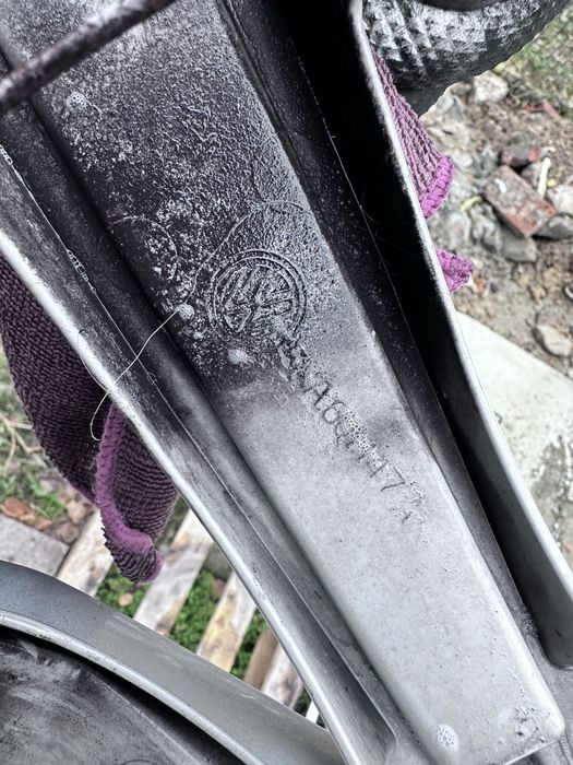 Komplet oryginalnych kołpaków VOLKSWAGEN o średnicy 17"