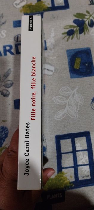 Fille noire, fille blanche. Portes incluídos