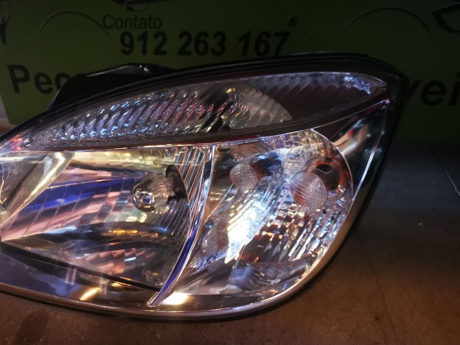 KIA RIO FAROL ESQUERDO - FF481