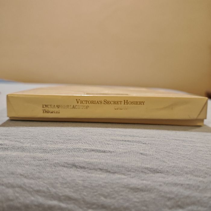 Oryginalne pończochy Victoria's Secret