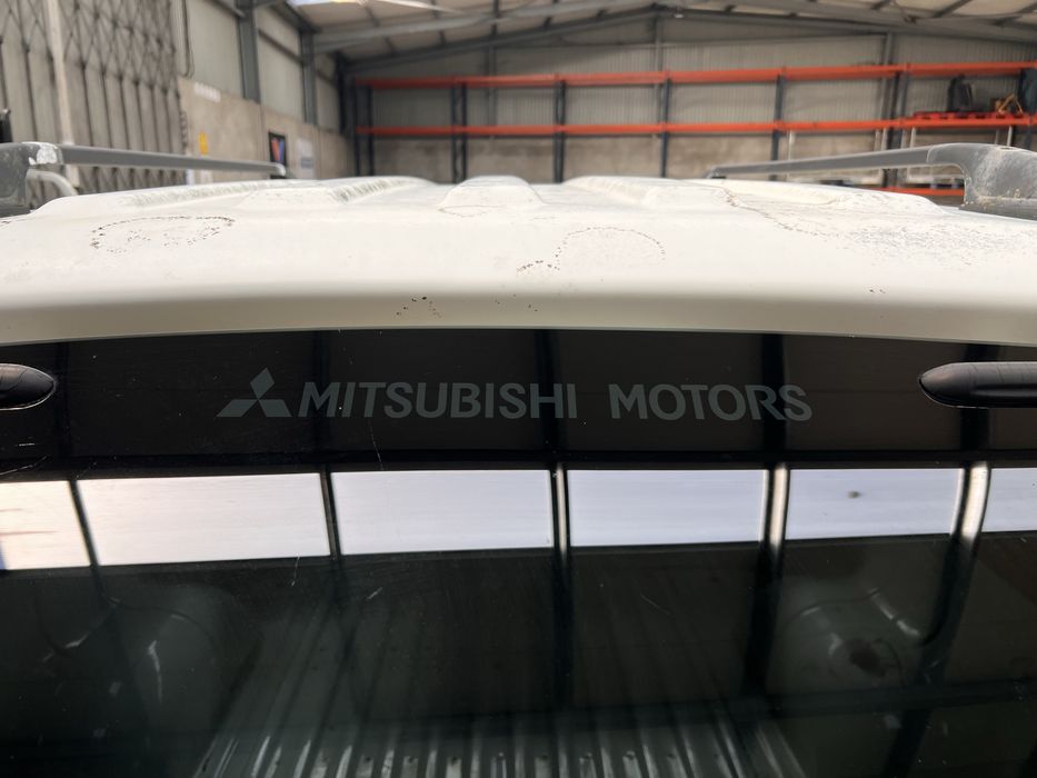 Caixa Carga Mitsubishi L200