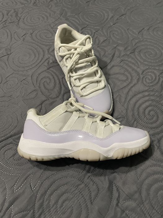 Air Jordan 11 Retro Low "Pure Violet".