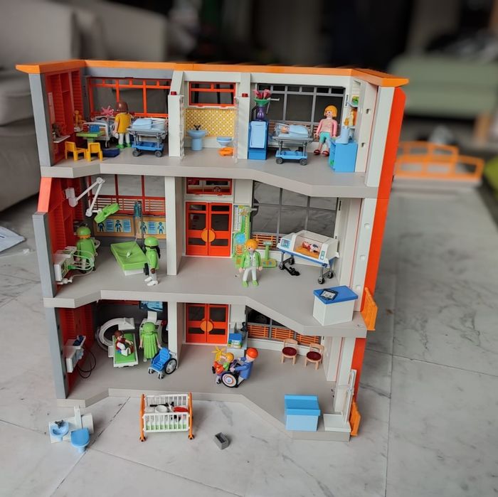 Szpital Dziecięcy Playmobil 6657 + Dodatkowe piętro 6443 + 8 zestawów
