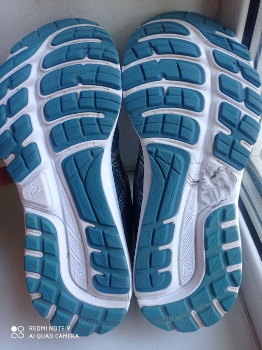 Кооссовки Asics   р - 39