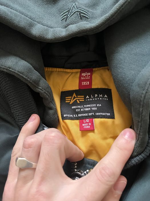 Дутий Бомбер від Alpha Industries Casual