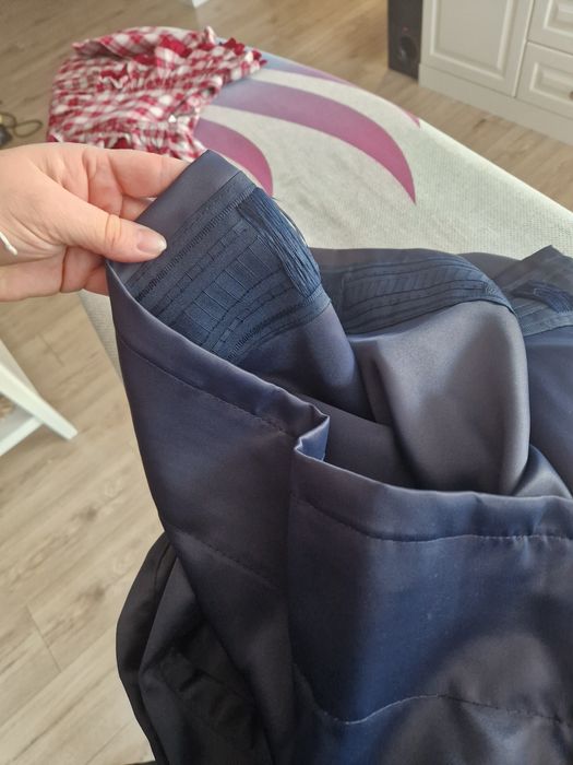 Granatowe zasłony Ikea