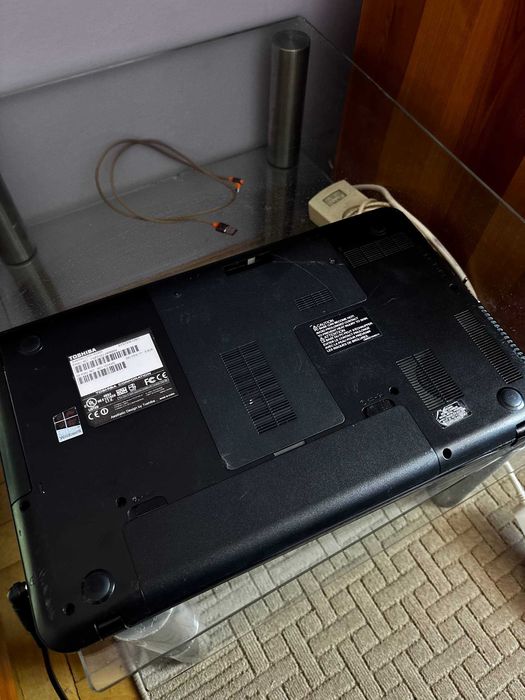 Laptop Toshiba L855-S5405 na części