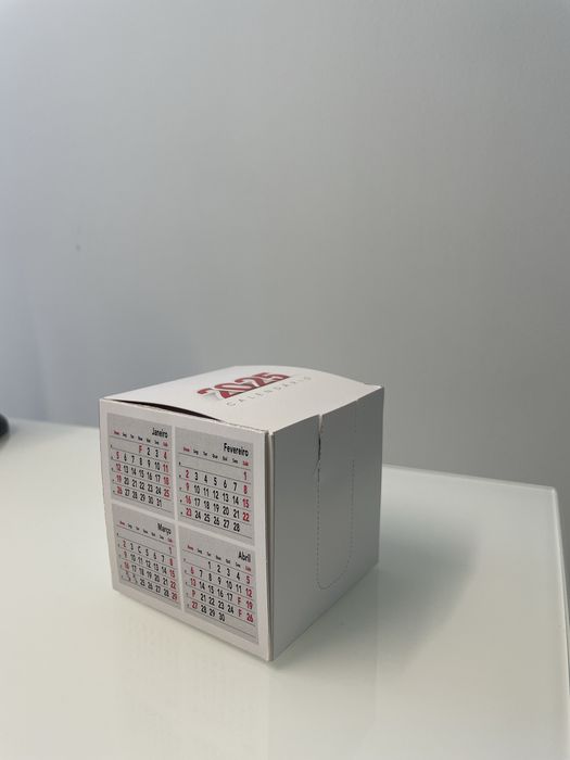 Mantenha-se organizado com o nosso calendario Cubo de 800 folhas