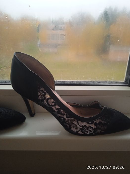 Обмін. Жіночі черевички.