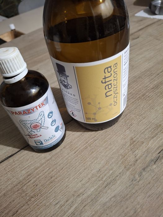 Nafta oczyszczona nafta wrotyczowa i parazytek