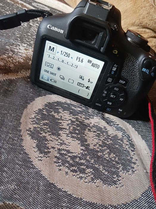 camara fotografica 2000D