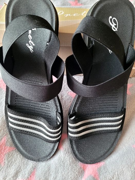 Nowe sandały damskie 40