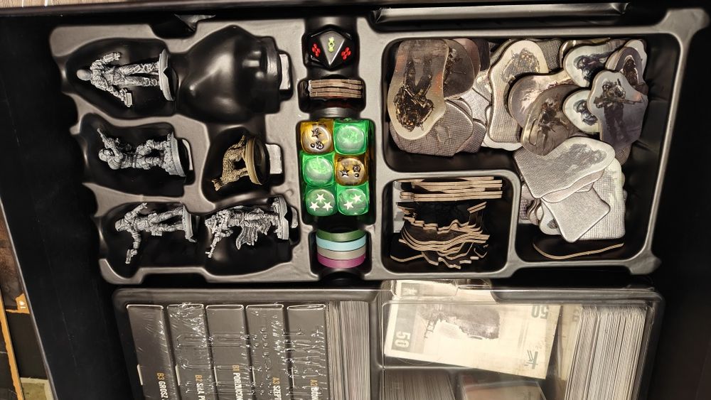 S.T.A.L.K.E.R - Board Game (PL) Adventure Pledge (w koszulkach)