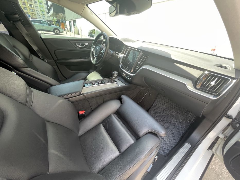 Volvo V60 2018 VIN YV1ZWA8UDK1015253 фото оголошення 11 з 24